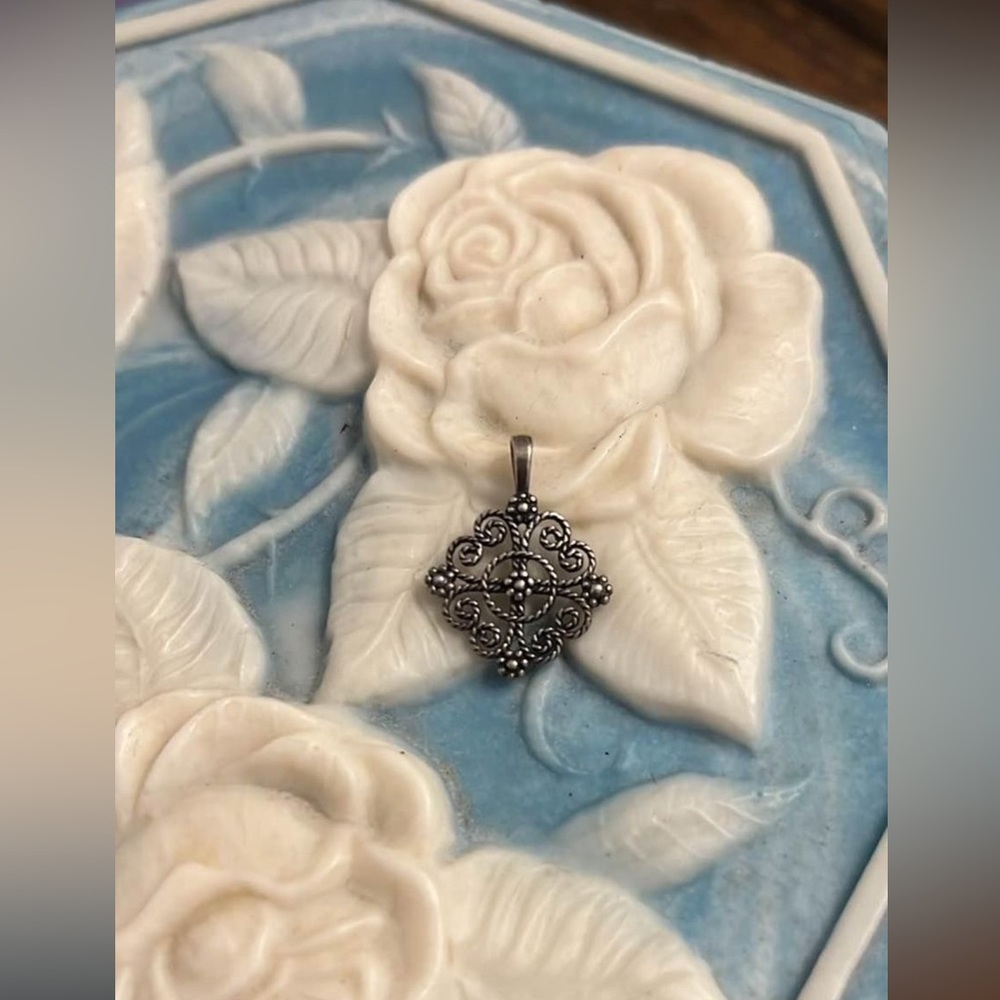 James Avery Retired Twisted Wire Cross Pendant